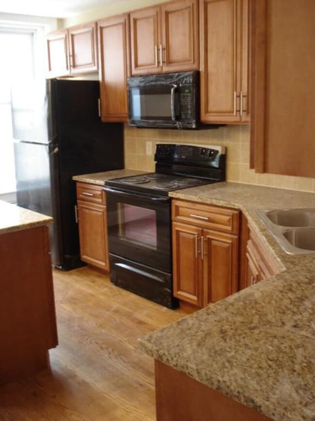 Photo - 5 BED/2 BATH NEAR B.U. FOR 9/1/2026