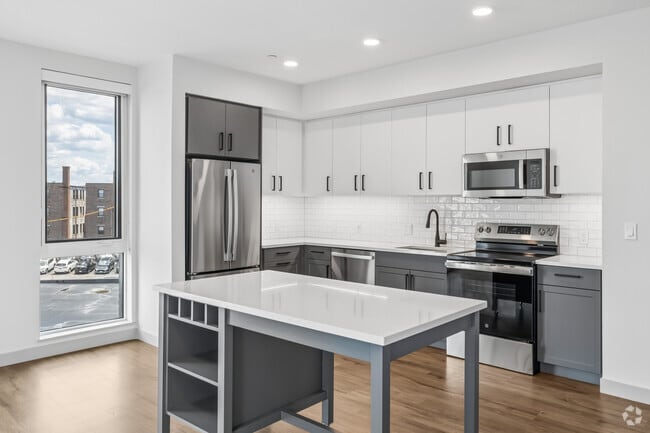 2BR, 2BA - 1,098SF - Kitchen