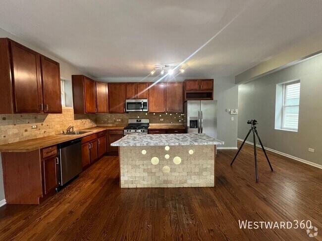 Building Photo - 2328 W Washington Blvd Unit 1 Rental