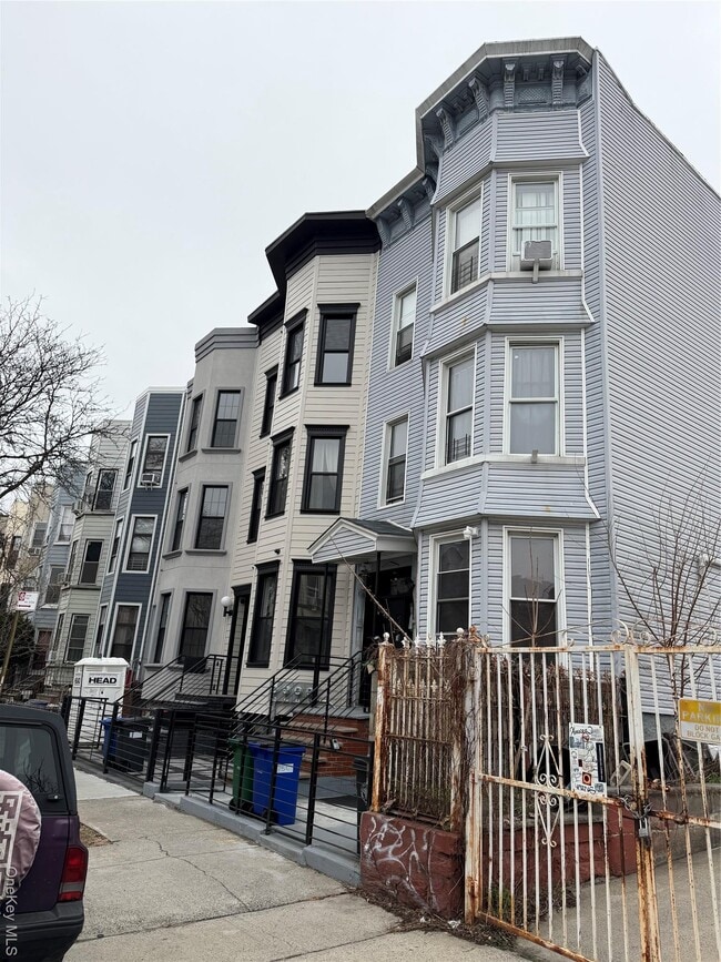 Building Photo - 88 Cornelia St