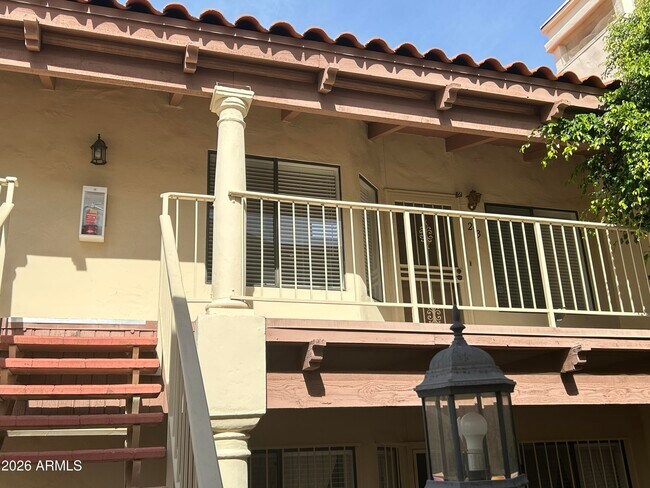 1017 E Maryland Ave Unidad 213