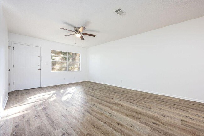 Photo - 1013 Holton Ave