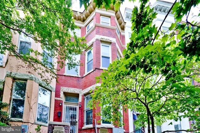 Building Photo - 118 W St NW Rental