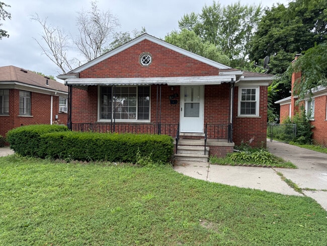 Photo - 8139 Riverdale St House