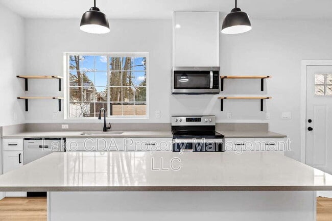 Building Photo - 948 N 5th St Rental