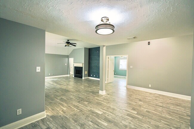 Photo - 3231 Candlepine Dr