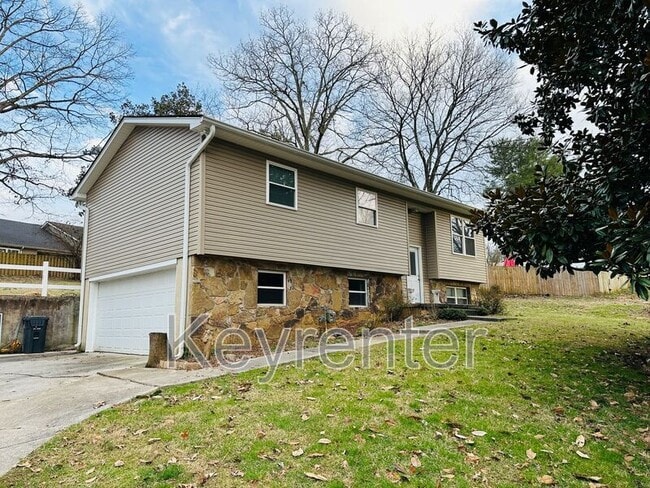 Photo - 918 W Forest Blvd