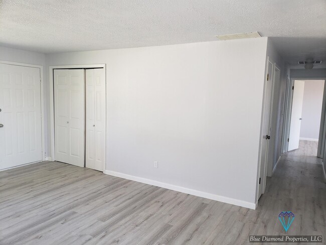 Photo - 1761 W Victory Rd