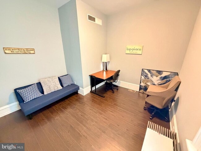 Photo - 348 Farnsworth Ave