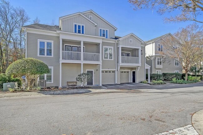 Building Photo - 3 Bedroom 2 Bath Condo in The Colony at He...