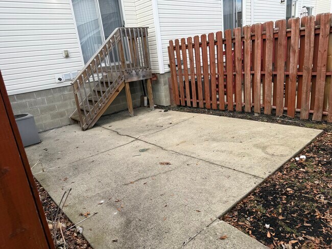 Photo - 1006 Hartford Village Blvd Unit 1006