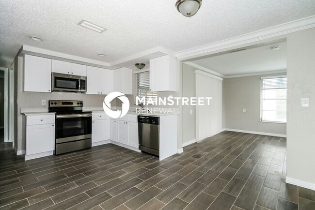 Photo - 3 Bedroom Pet-Friendly Home in Port Richey, FL with Main Street Renewal