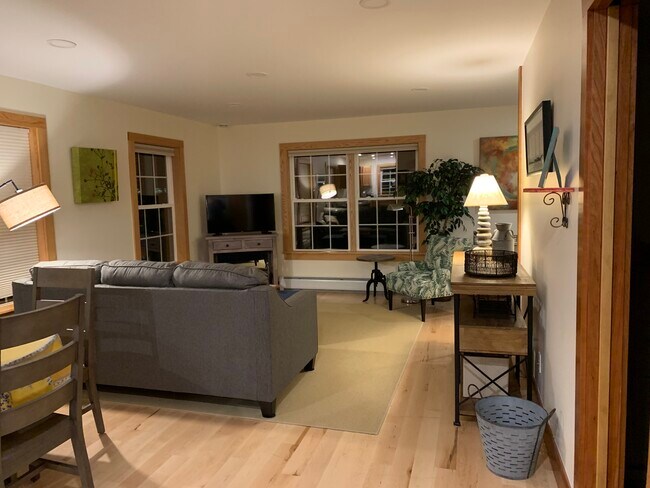 67 LHP, WRJct - 103 Lower Hyde Park Unidad 103 LHP