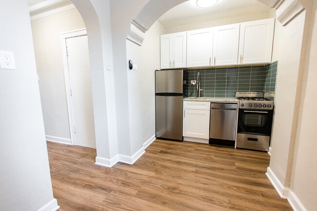 444 W. St. James Pl.