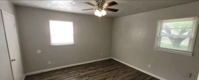 Photo - Cute 2 bed 1 bath!