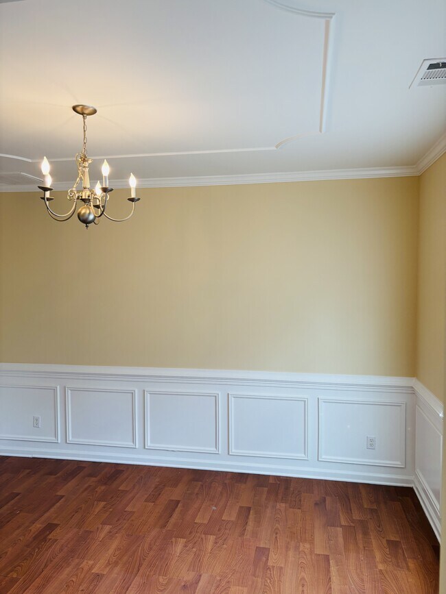 Photo - 4995 Upper Elm St