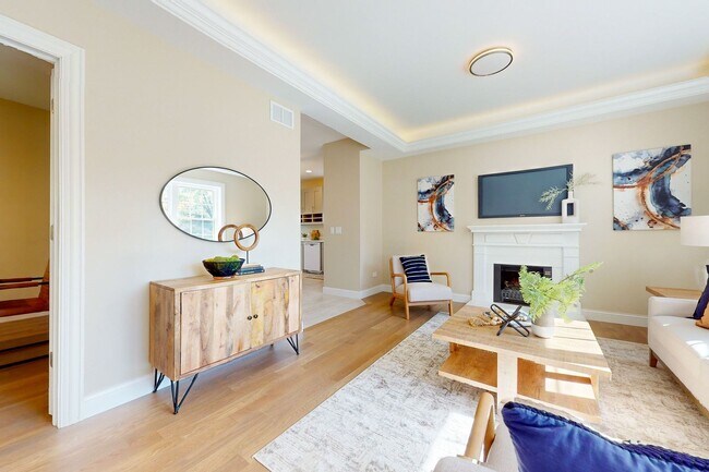 Photo - 130 W Ellis Ave