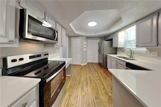 Photo - 4902 Sturbridge Crescent