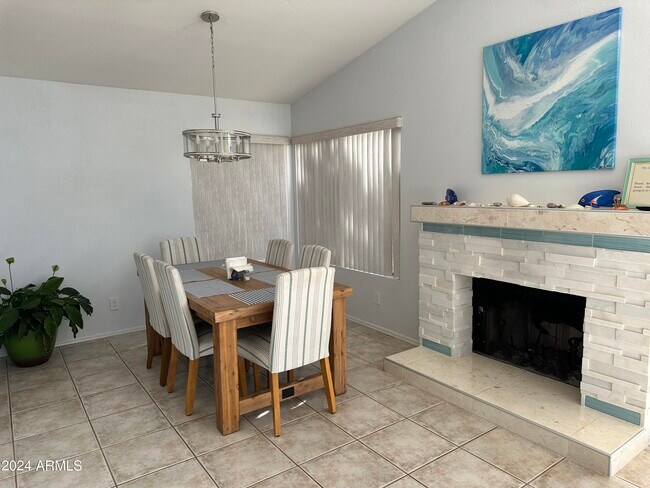 11025 W Poinsettia Dr