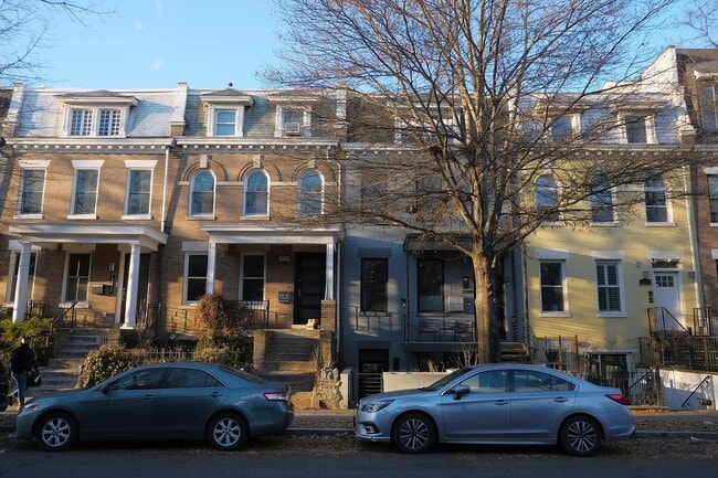 Building Photo - 1219 Park Rd NW Unit 1 Rental