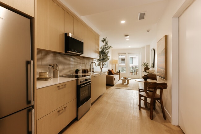 Santa Monica Collection - 501 Broadway