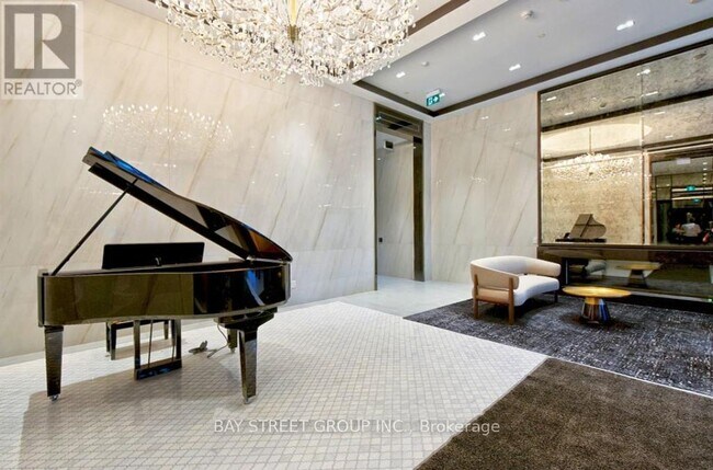 Photo - 8 Wellesley St W Unité 1715