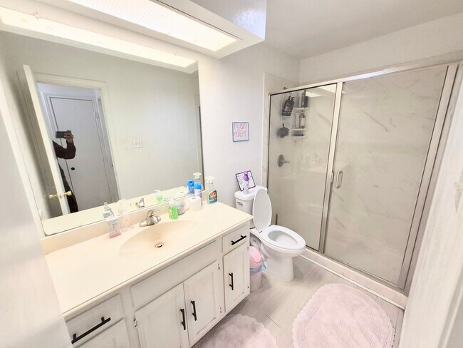 2202 Shannon Ln