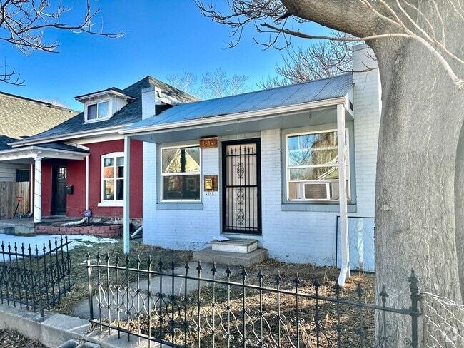 Building Photo - Charming One Bedroom Home in Sunnyside!
