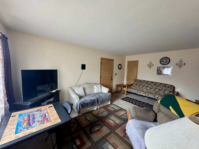 Livingroom - 5224 W Forest Home Ave