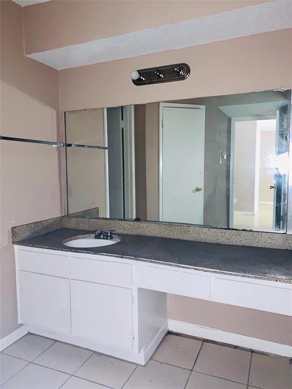 Photo - 1 bd condo downstairs Unit 607