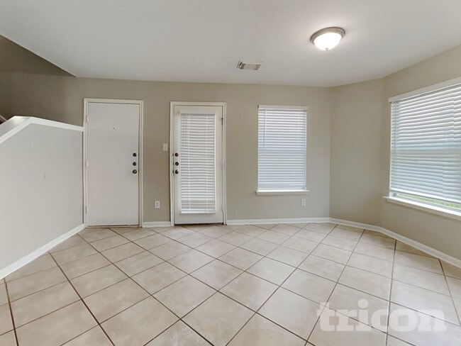 Photo - 415 Remington Creek Dr