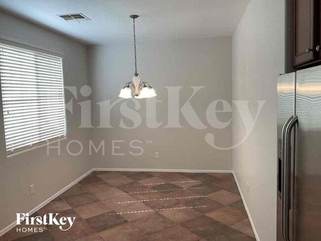 Photo - 4151 E Oakland St