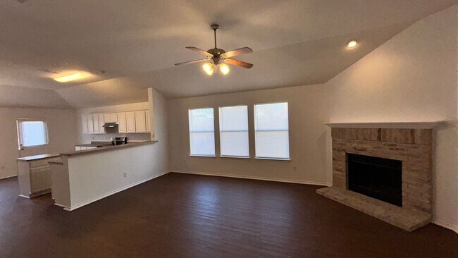 Photo - Move-in Ready Open Layout with a Huge Yard!