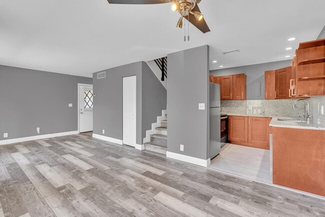 Photo - 8911 NW 28th Dr