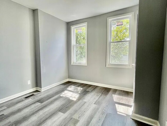 Photo - 2102 S Simpson St