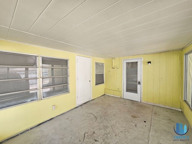 Photo - Spacious 3 Bedroom, 2 Bath home with a 2 CAR Carport near down St. Petersburg *Available Now*