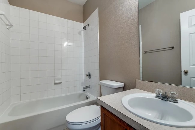 Photo - 5915 Lovingham Ct