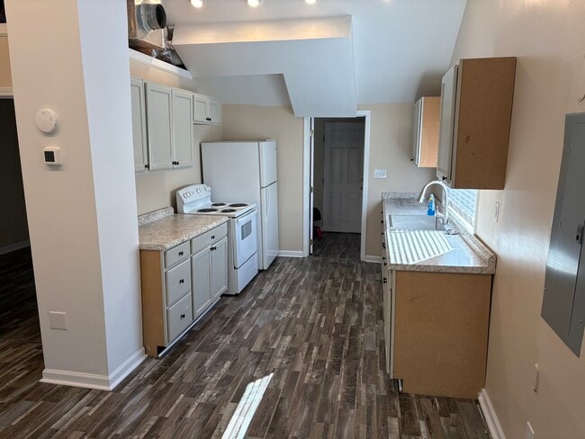 Photo - 310 Walnut St