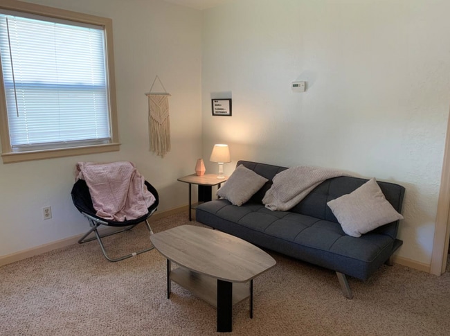 Building Photo - 2021 S Harris Ave