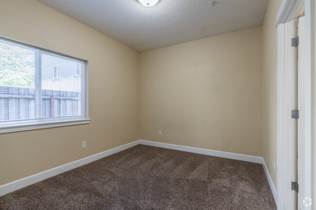 4BR, 3BA - 1,472SF - Primary Bedroom