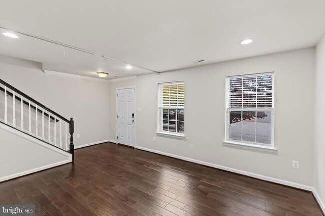 Photo - 7035 Southmoor St