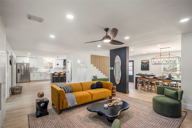 Photo - 5614 Oakhaven Ln