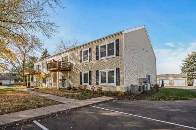 Photo - 1551 Namekagon St