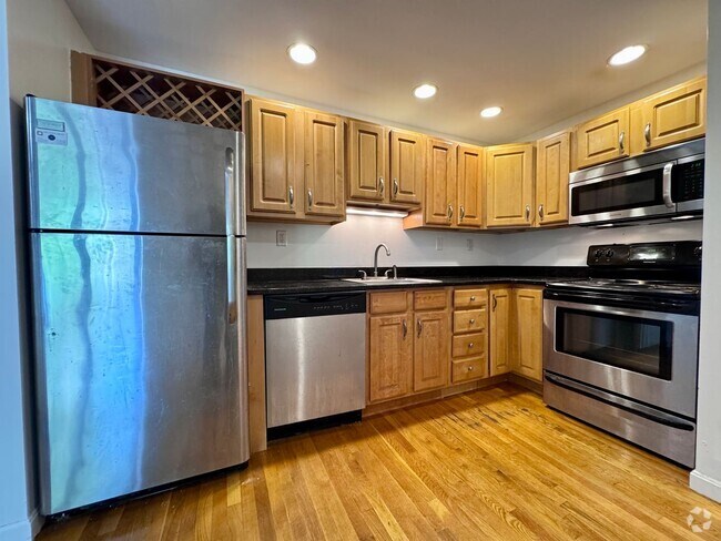 Building Photo - UPDATED FENWAY 2 BED WITH CENTRAL AIR - HT... Rental
