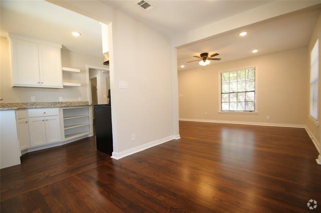 Building Photo - 4236 Lisbon St Rental