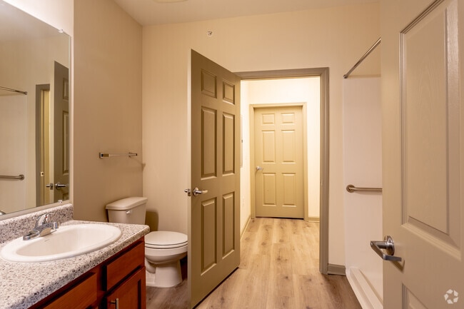 2BR,2BA 1,162 sqft