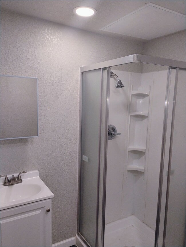 Photo - 1704 Commercial Ave Unit 1