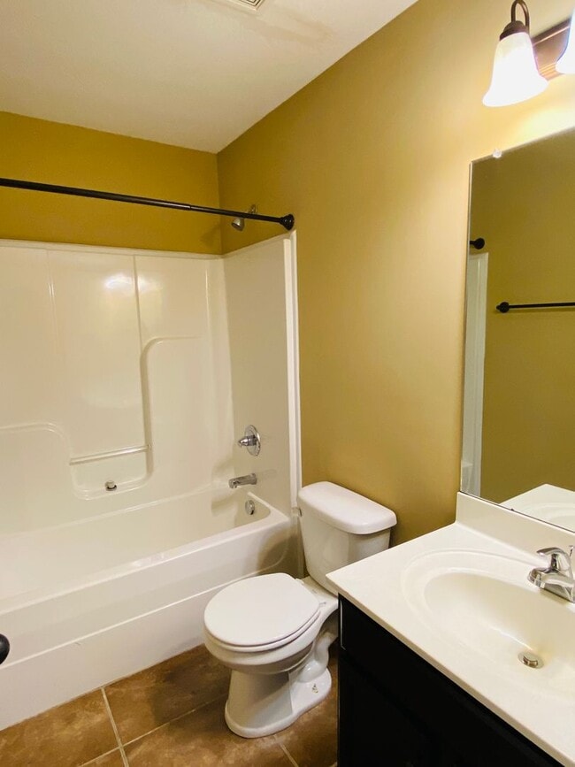 Building Photo - Townhome for Rent with Garage!