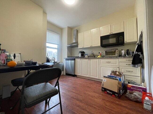 Photo - 3 Wallingford Rd Unit 2