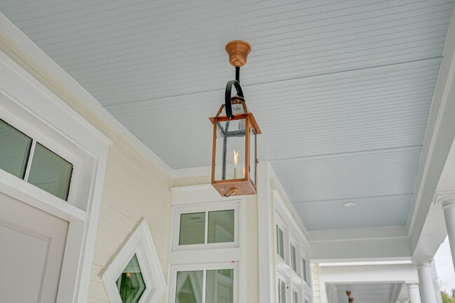 Photo - 302 W 38th St